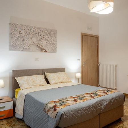 B&B Benvenuti Al Centro Caserta Buitenkant foto